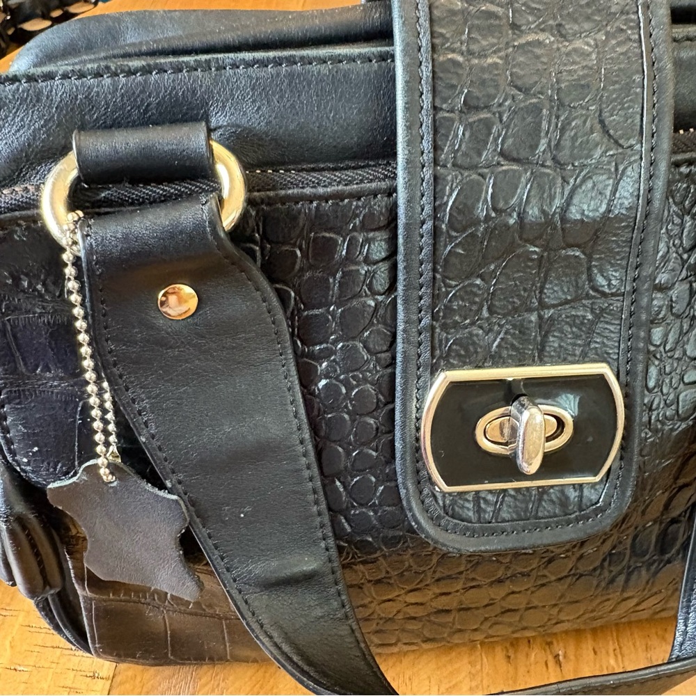 Chic Black Croc-Patterned Shoulder Bag - image 6